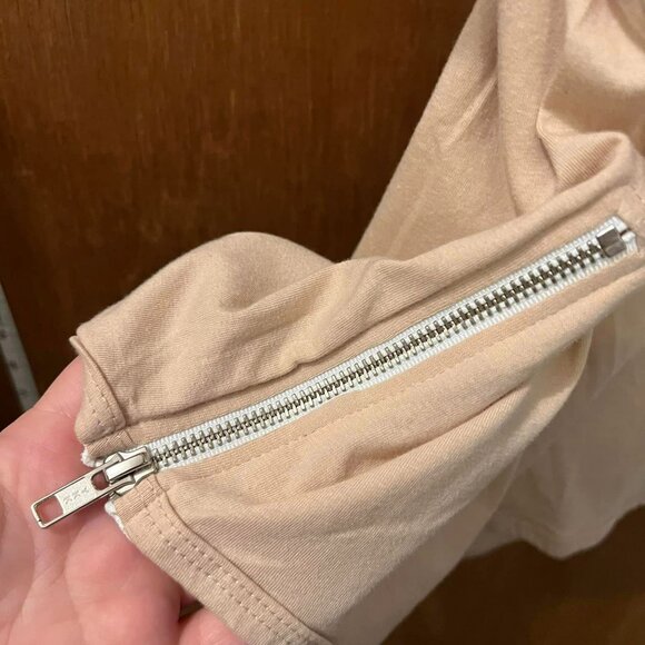 🐻Size L - EPTM - NWT Short Sleeve Knit Pullover w/Zipper Trim - Picture 5 of 7